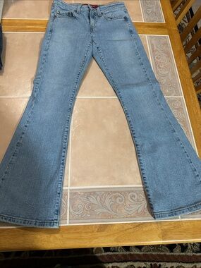 VTG 2K Levi's 519 Low Stretch Flare Jeans